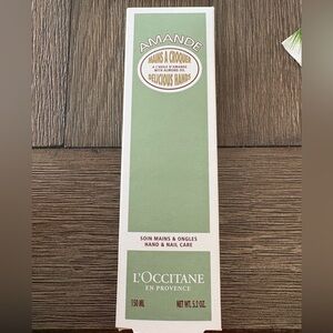 L'OCCITANE Amande with almond oil